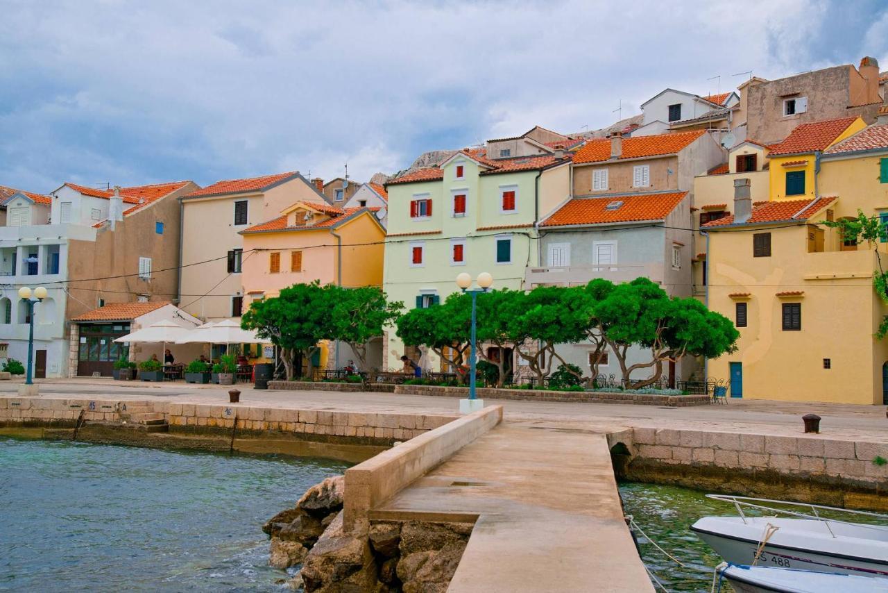 Diana More Baska  Exterior photo